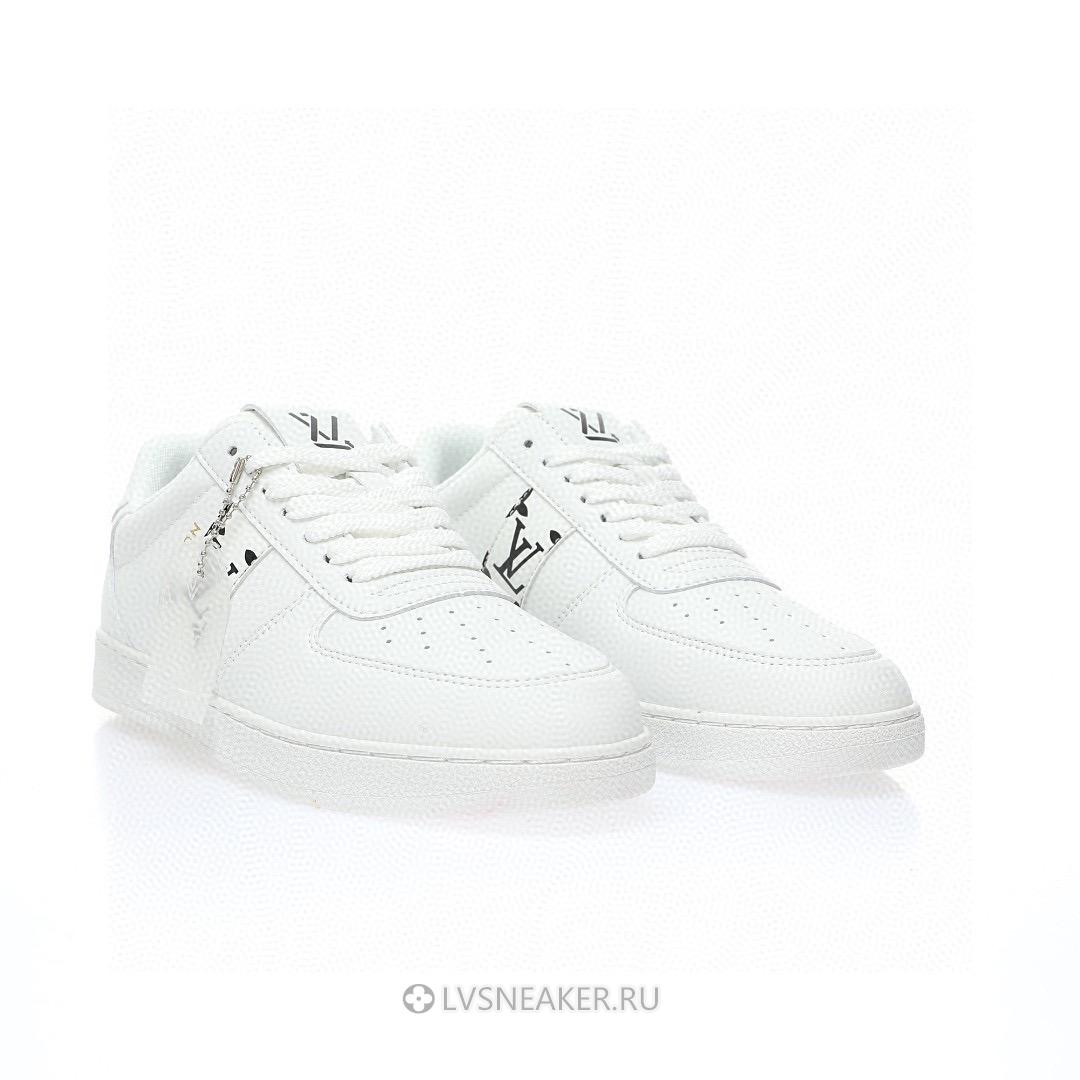 Louis Vuitton LV Rivoli "White with Black Side Monogram Band" 1AAVA0-3 Sneakers