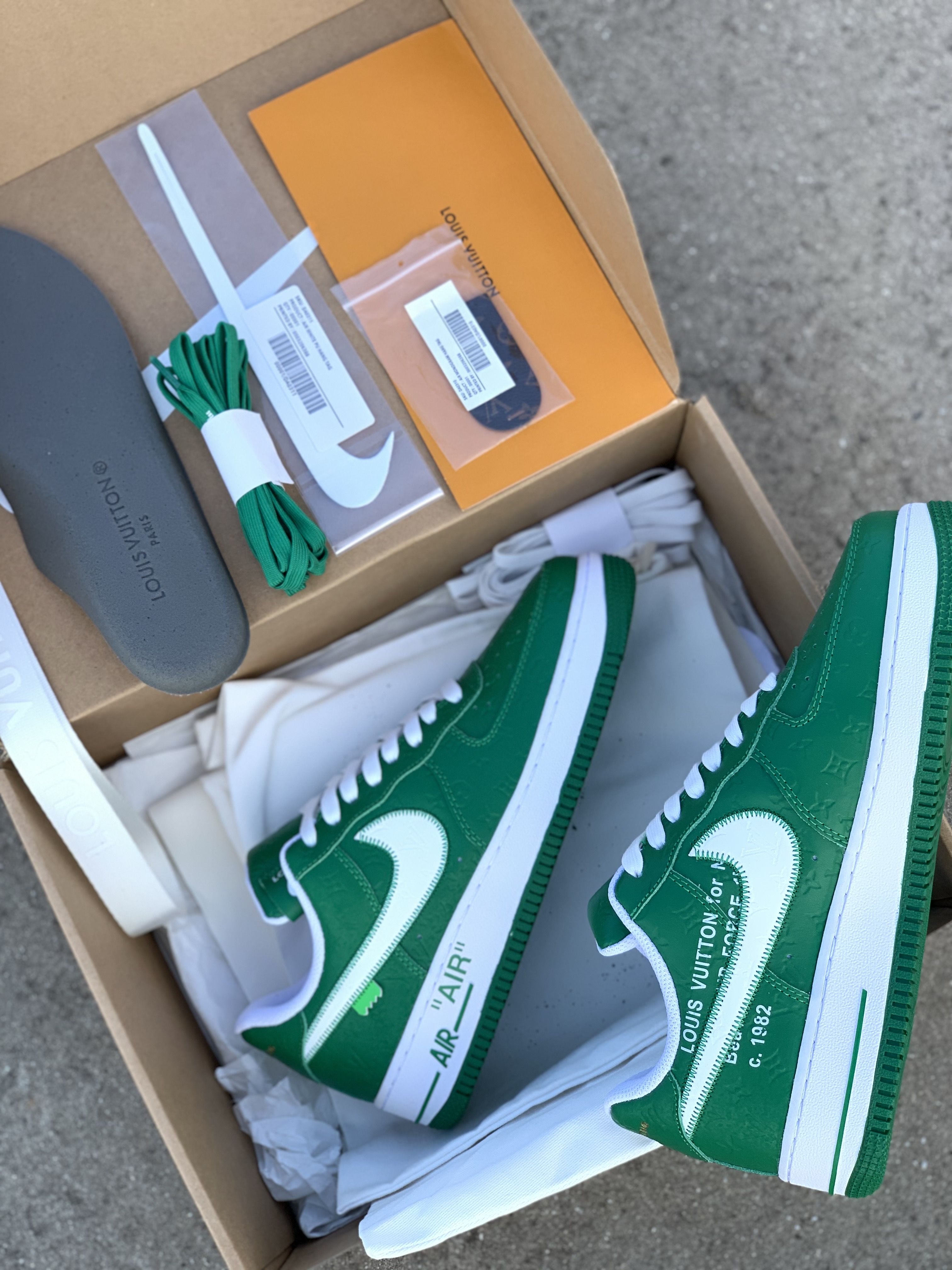 Louis Vuitton LV x Nike Air Force 1 Low "Green" Friends & Family MS1211-GREEN Sneakers