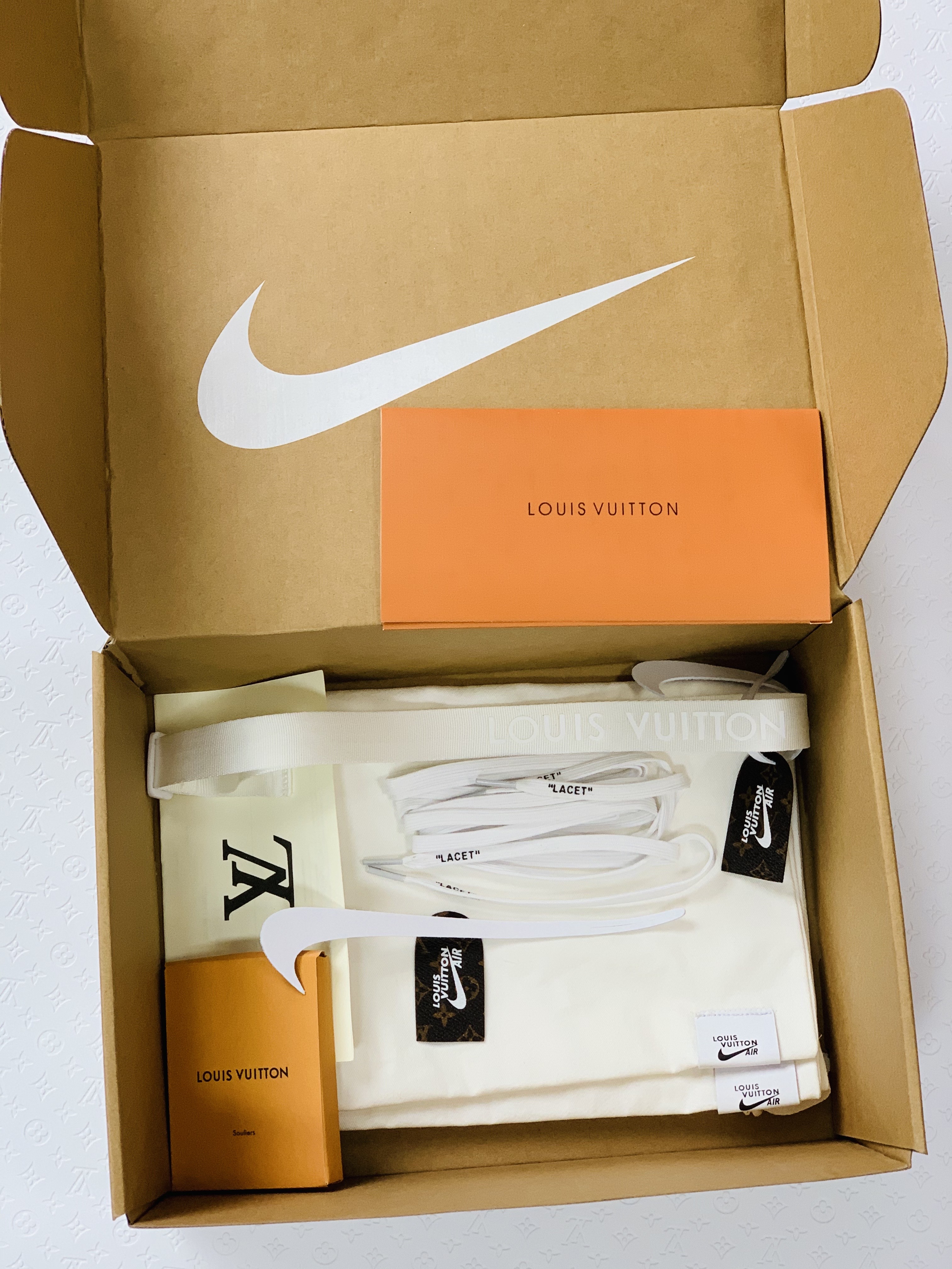 Louis Vuitton LV x Nike Air Force 1 Low "Red" Friends & Family MS1211-RED Sneakers