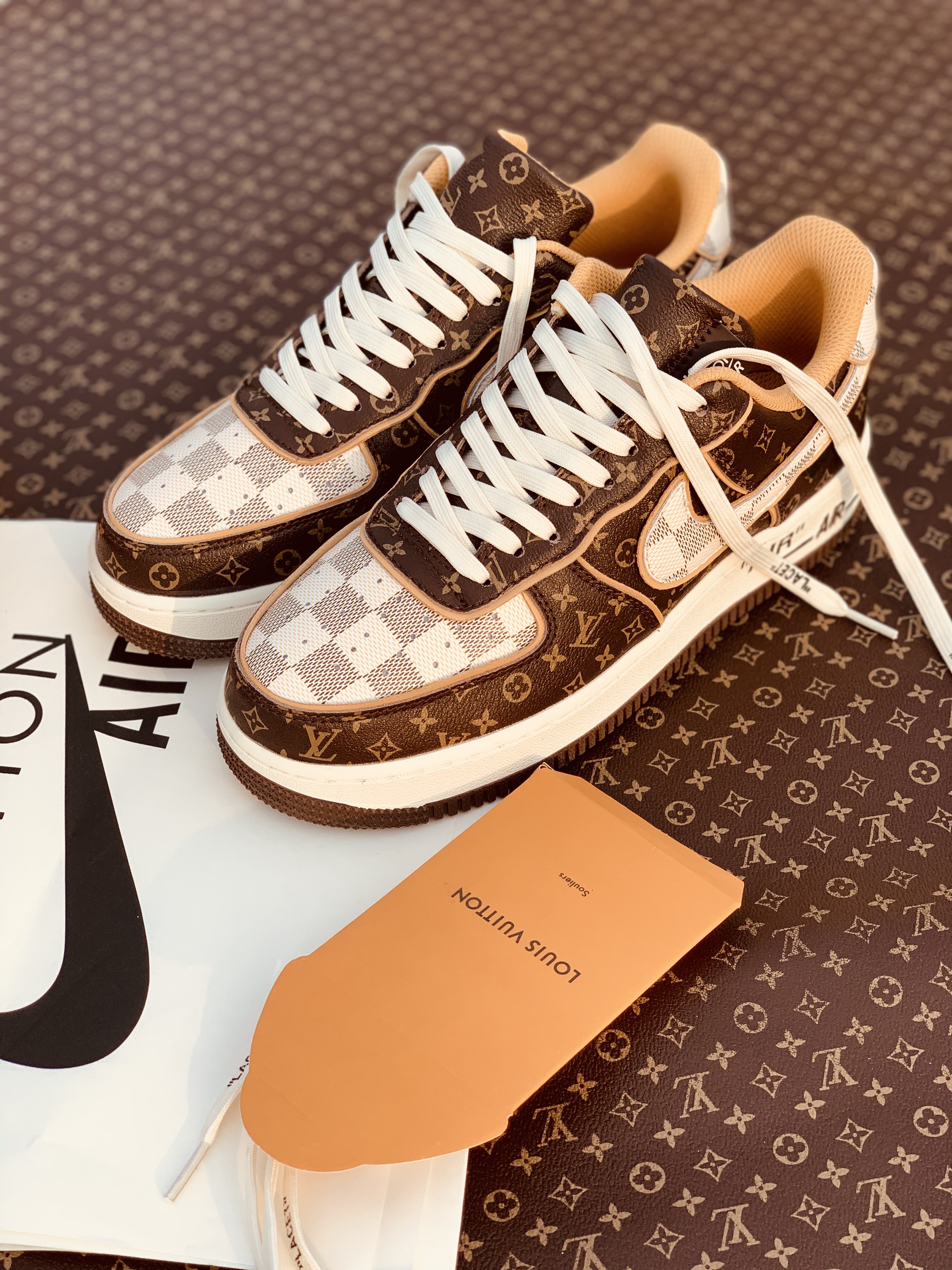 Louis Vuitton x Nike Air Force 1 Low "Monogram Damier" Pilot Case LV-x-AF1-MONOGRAM-DAMIER Sneakers