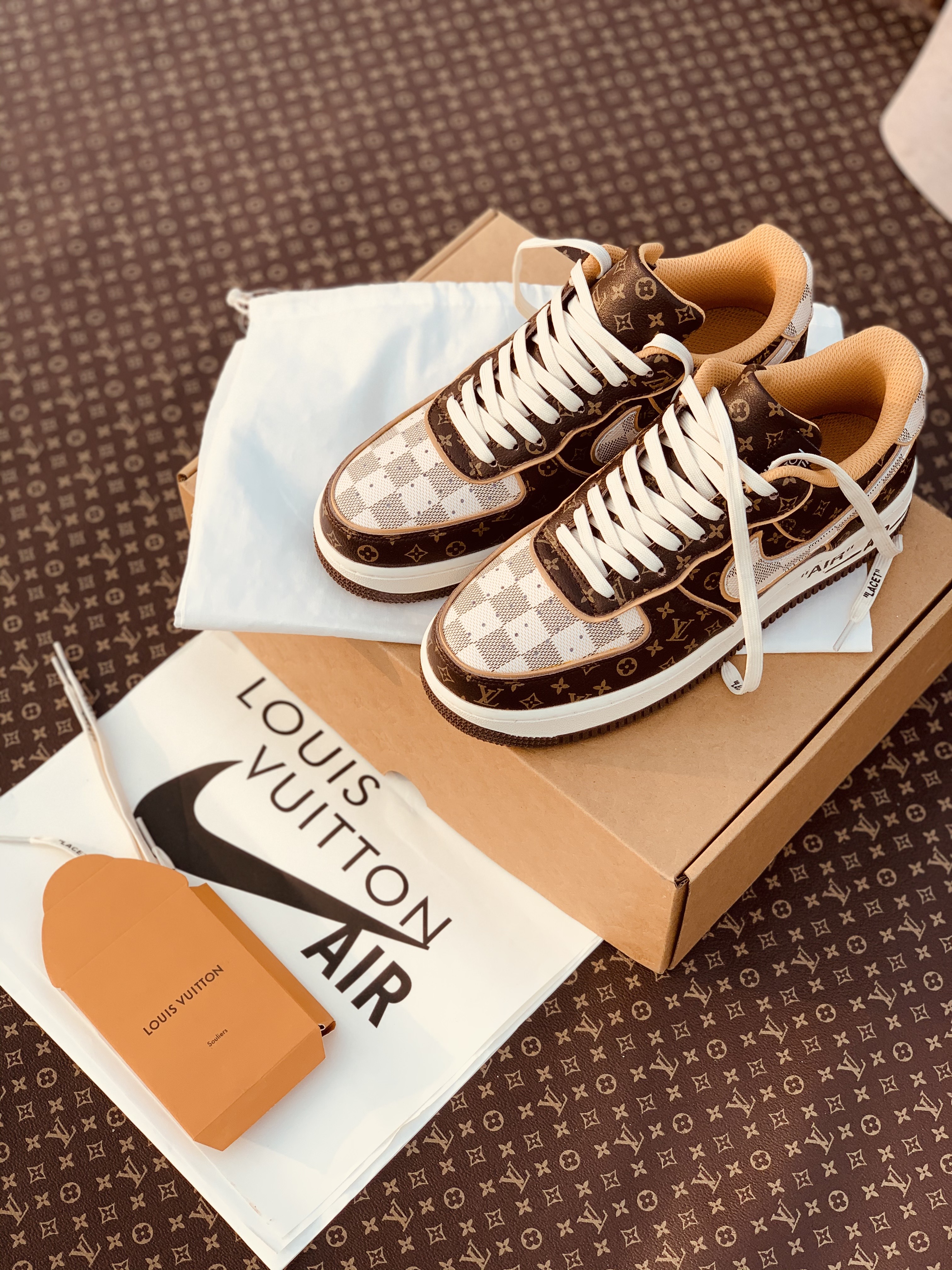Louis Vuitton x Nike Air Force 1 Low "Monogram Damier" Pilot Case LV-x-AF1-MONOGRAM-DAMIER Sneakers