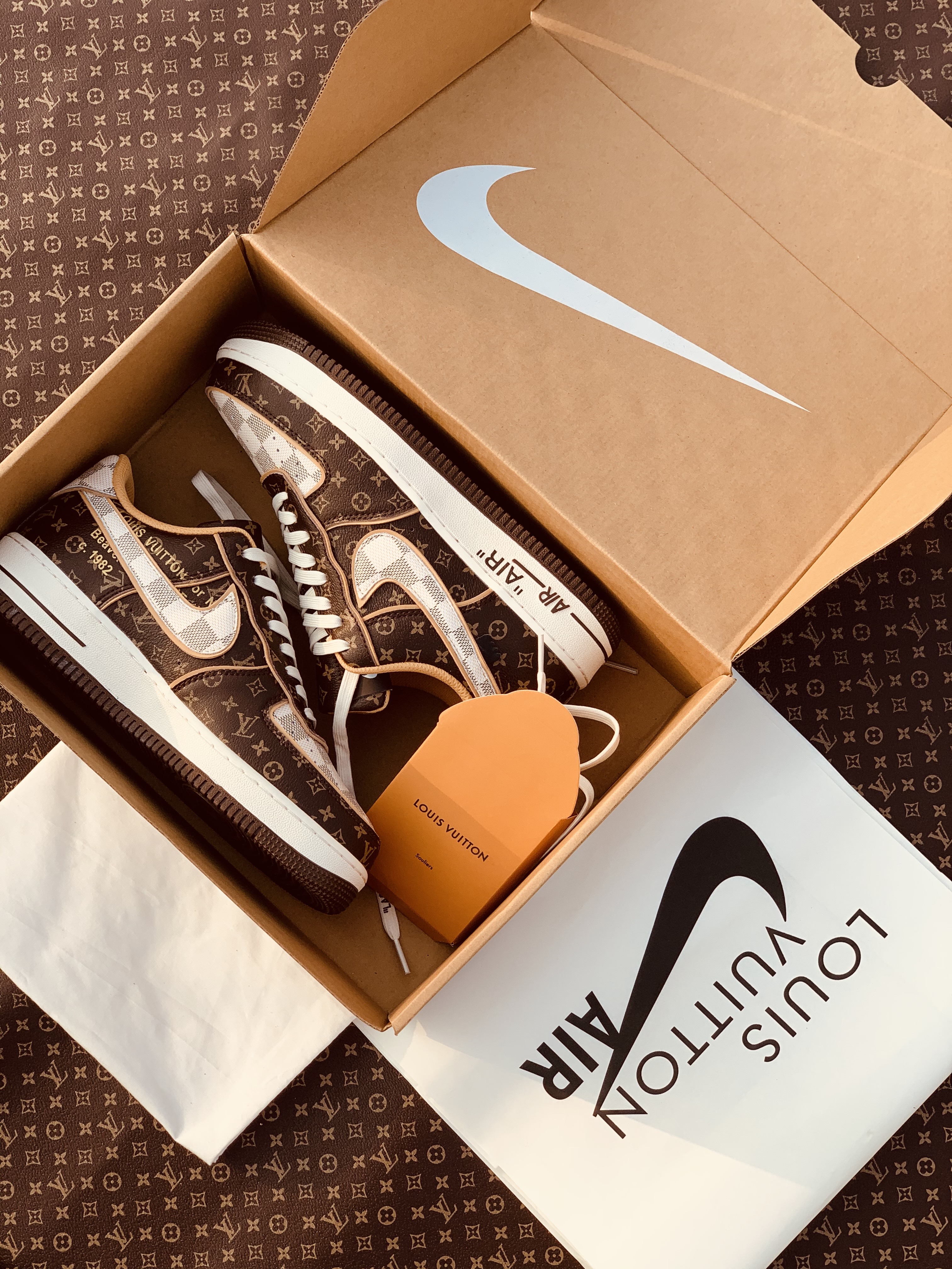 Louis Vuitton x Nike Air Force 1 Low "Monogram Damier" Pilot Case LV-x-AF1-MONOGRAM-DAMIER Sneakers